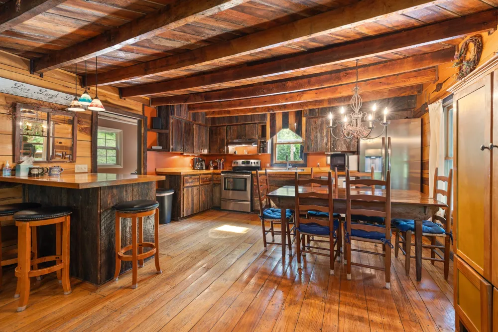 28 Bussell Ln Gordonsville, TN 38563