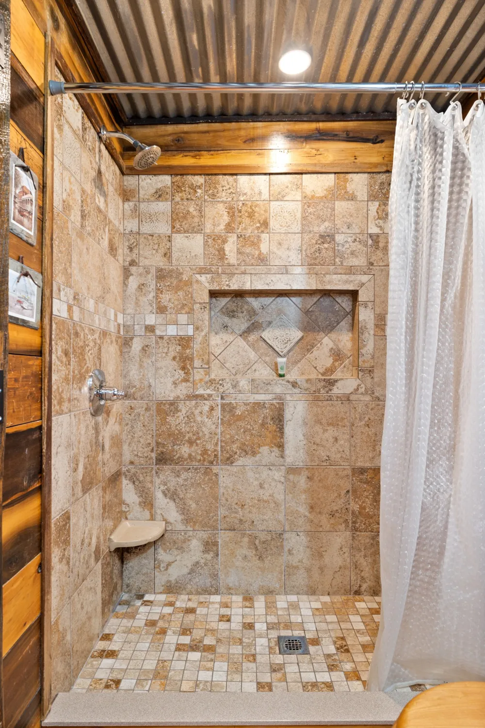 28 Bussell Ln Gordonsville, TN 38563