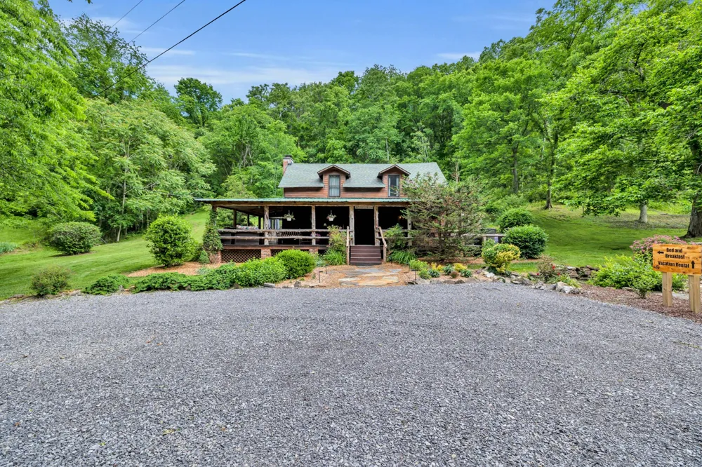 28 Bussell Ln Gordonsville, TN 38563