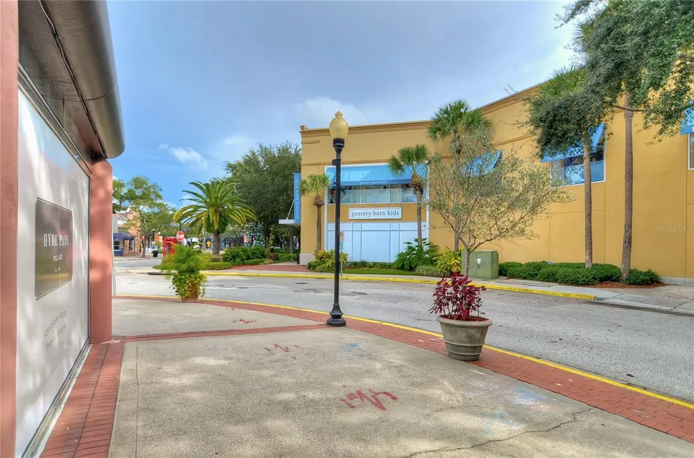 800 S DAKOTA AVENUE #121 Tampa, FL 33606