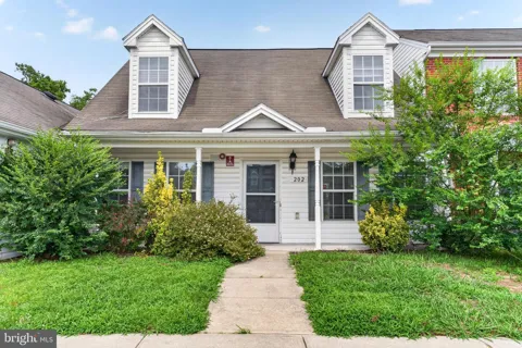 202 CARSONS COURT