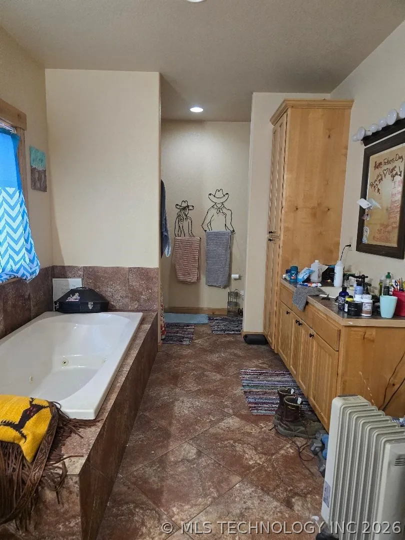1 4300 ROAD Pawnee, OK 74058