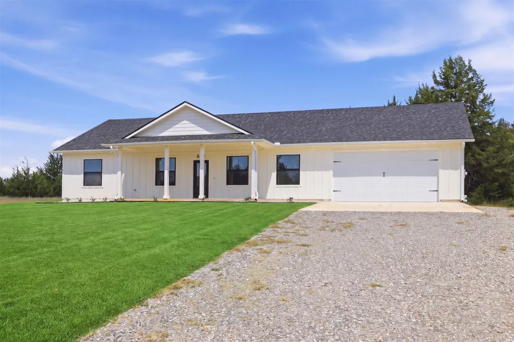 63 Deerfield Colbert, OK 74733