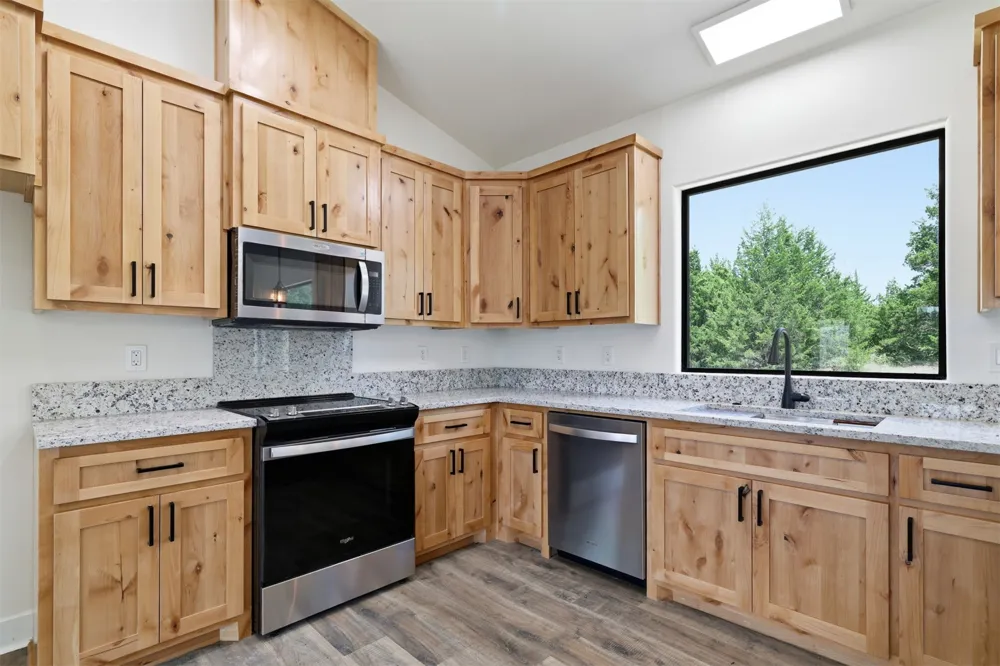 63 Deerfield Colbert, OK 74733