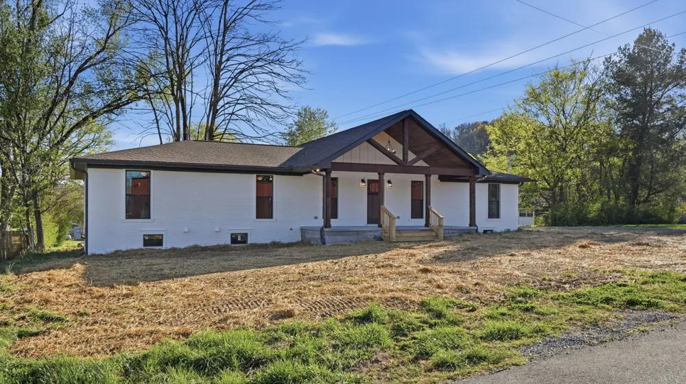 104 Division St Normandy, TN 37360