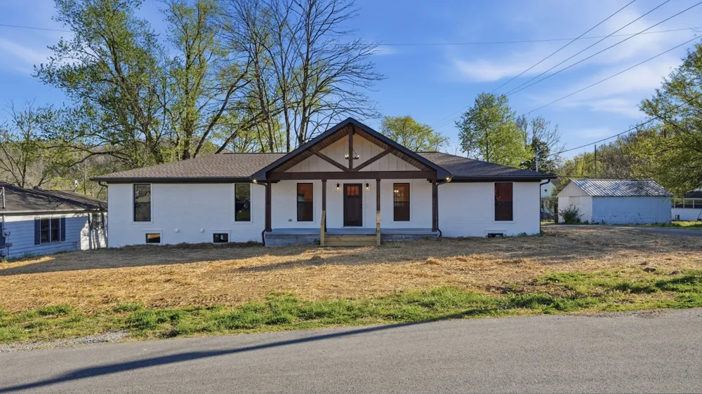 104 Division St Normandy, TN 37360