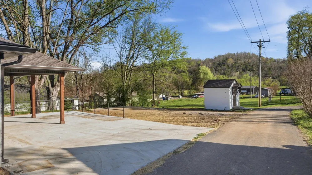 104 Division St Normandy, TN 37360