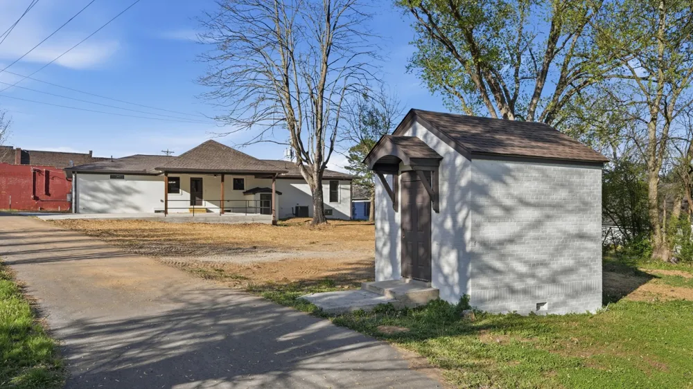 104 Division St Normandy, TN 37360