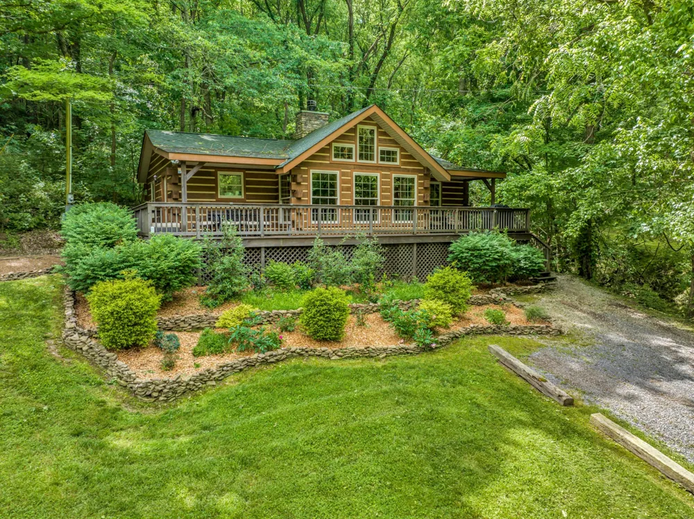 30 Bussell Ln Gordonsville, TN 38563