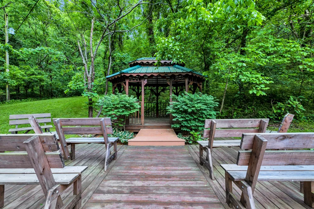 30 Bussell Ln Gordonsville, TN 38563