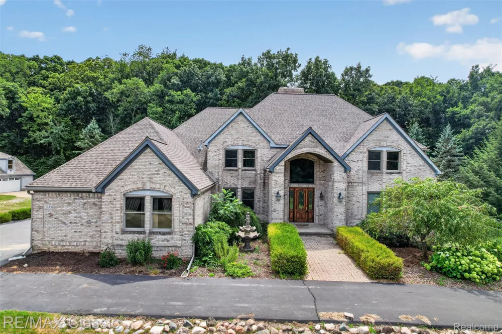 13340 Spencer Road Brighton Township, MI 48380