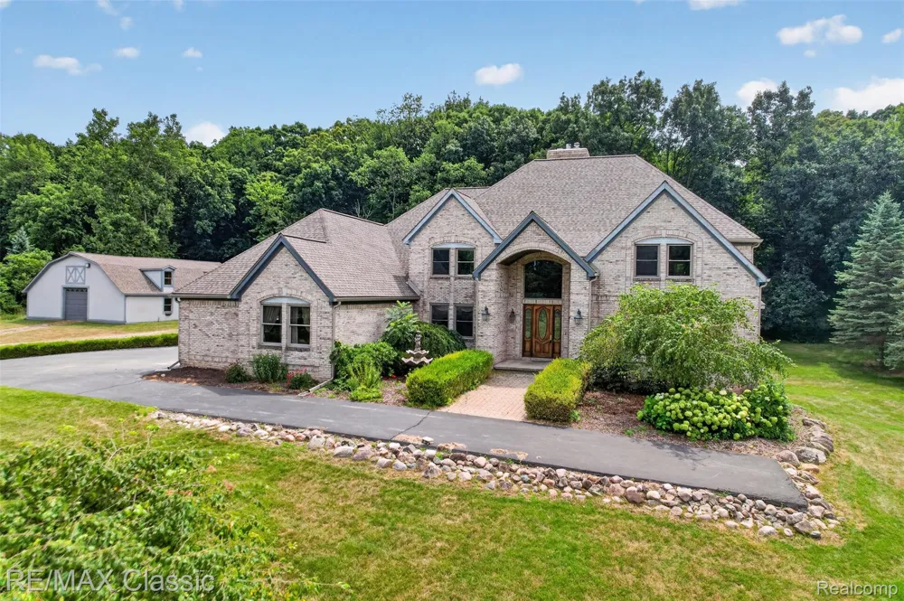 13340 Spencer Road Brighton Township, MI 48380