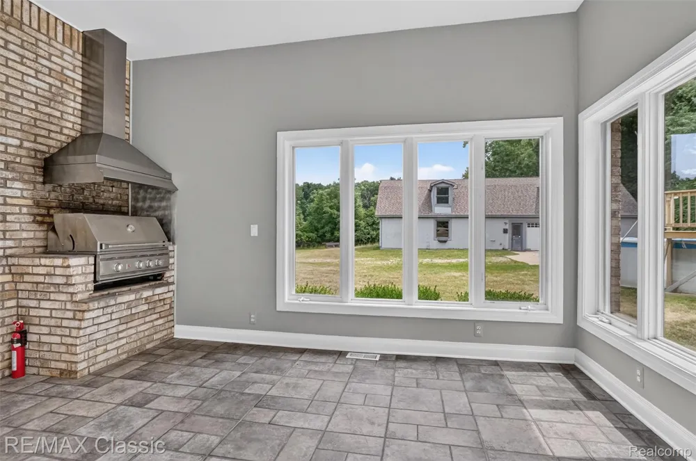 13340 Spencer Road Brighton Township, MI 48380