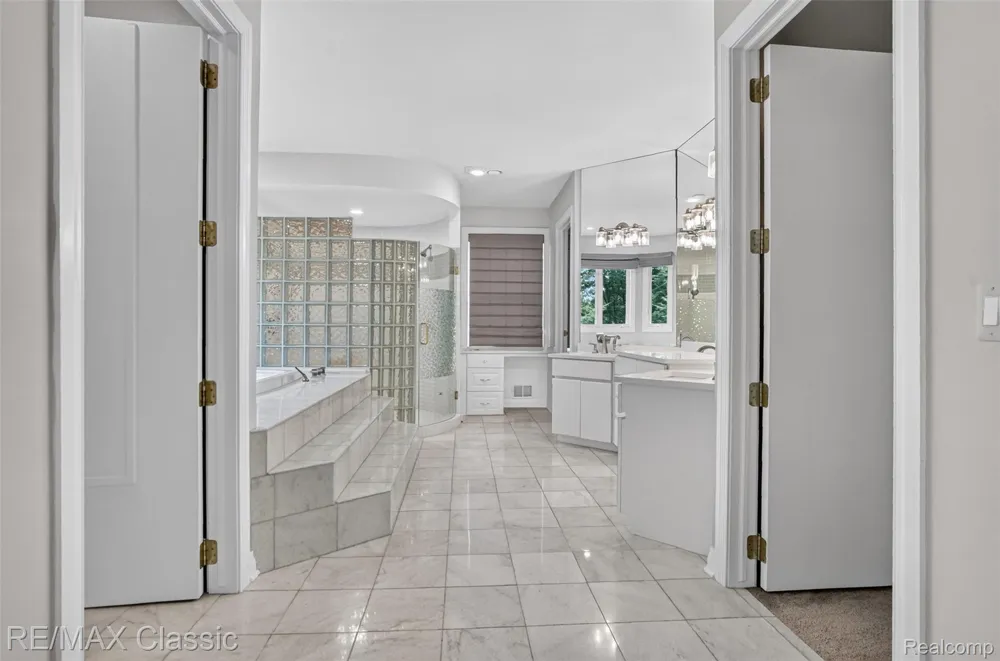 13340 Spencer Road Brighton Township, MI 48380