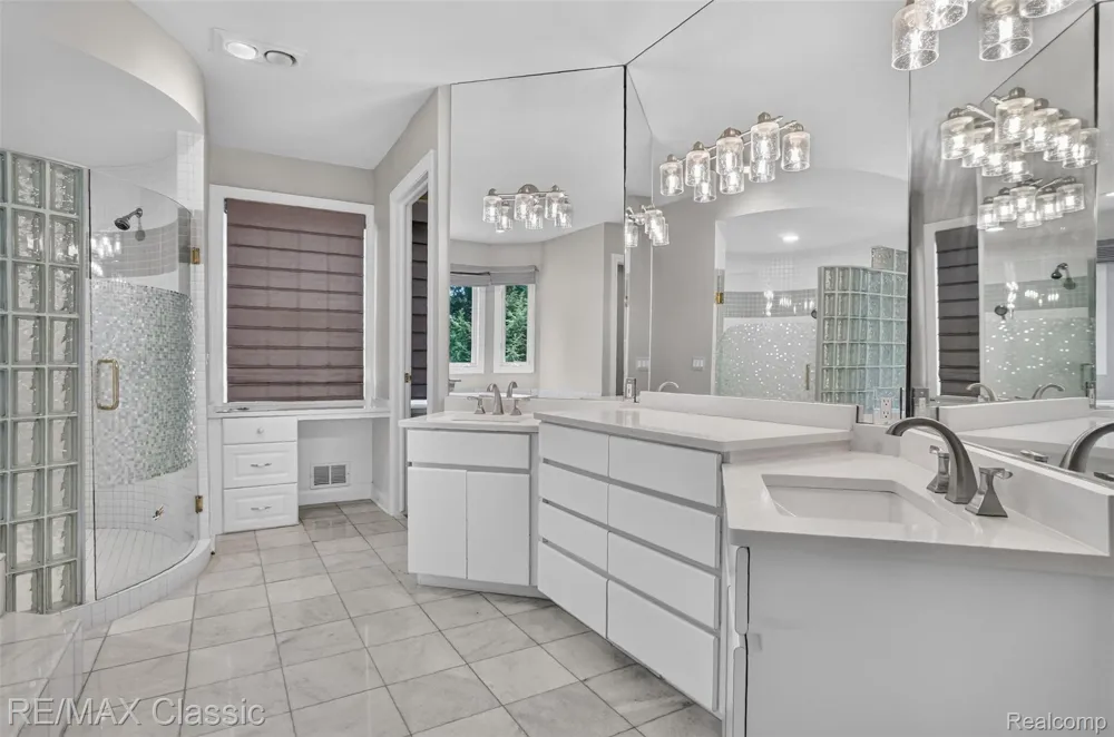 13340 Spencer Road Brighton Township, MI 48380