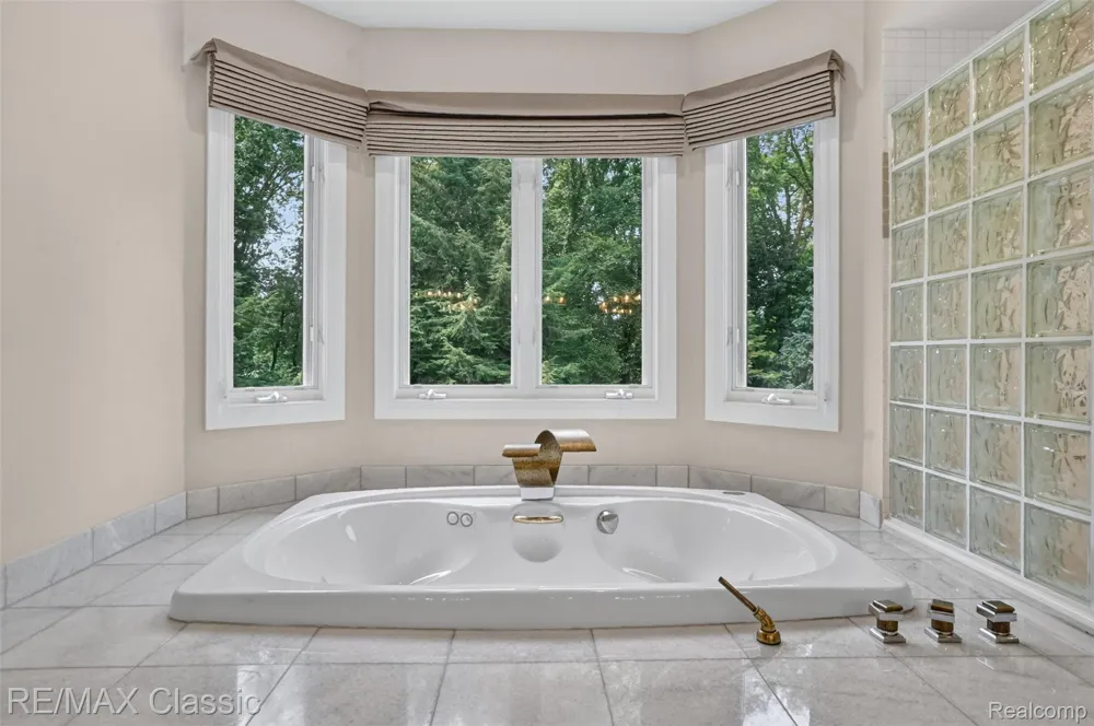 13340 Spencer Road Brighton Township, MI 48380