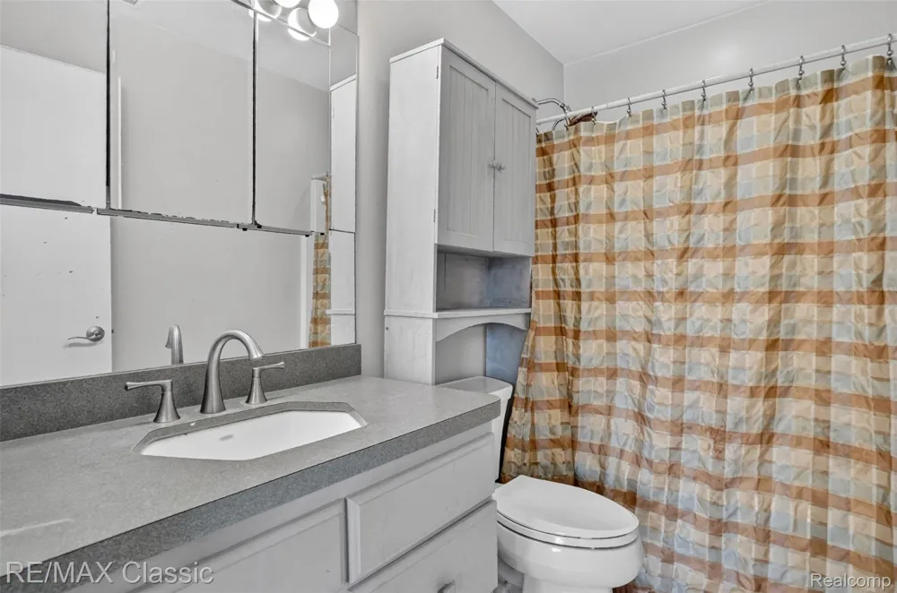 13340 Spencer Road Brighton Township, MI 48380