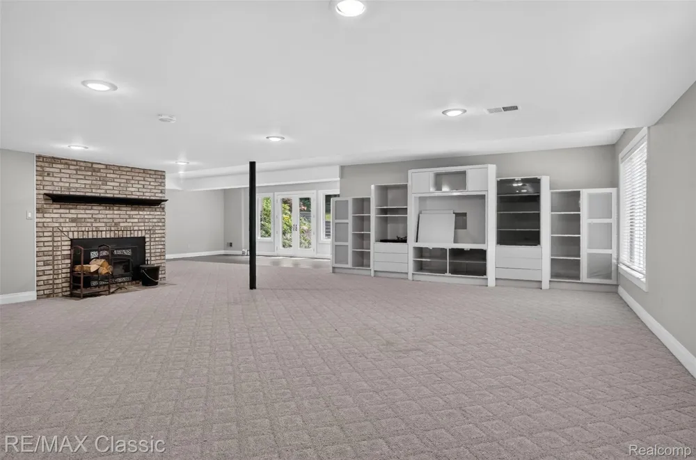 13340 Spencer Road Brighton Township, MI 48380