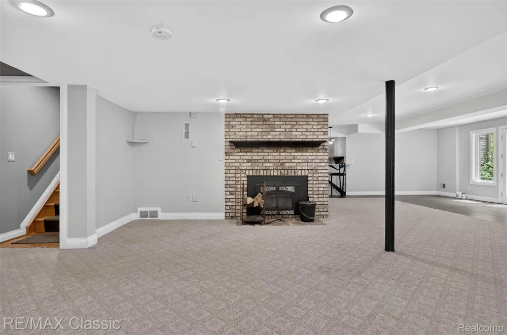 13340 Spencer Road Brighton Township, MI 48380