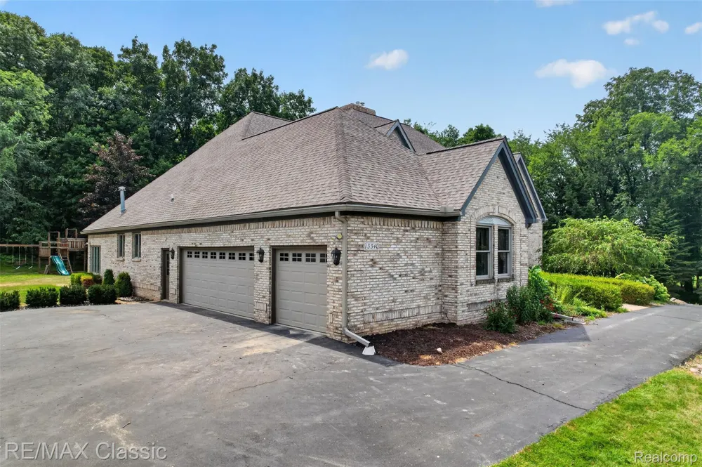 13340 Spencer Road Brighton Township, MI 48380