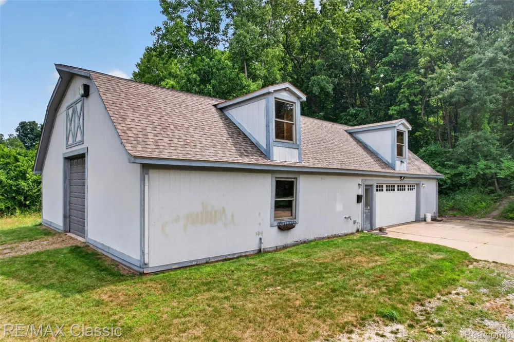 13340 Spencer Road Brighton Township, MI 48380