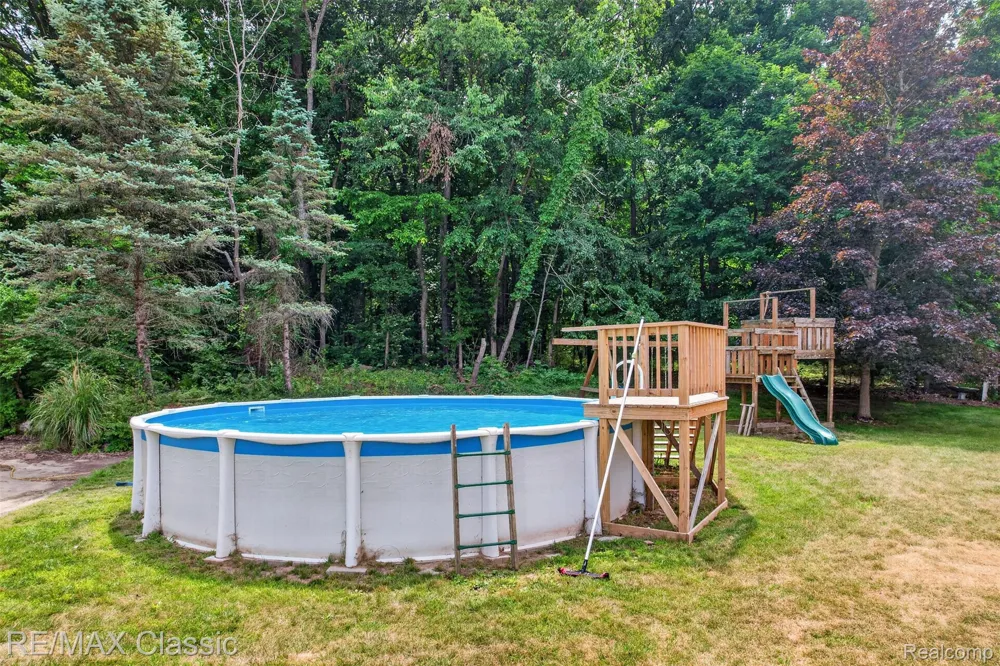 13340 Spencer Road Brighton Township, MI 48380