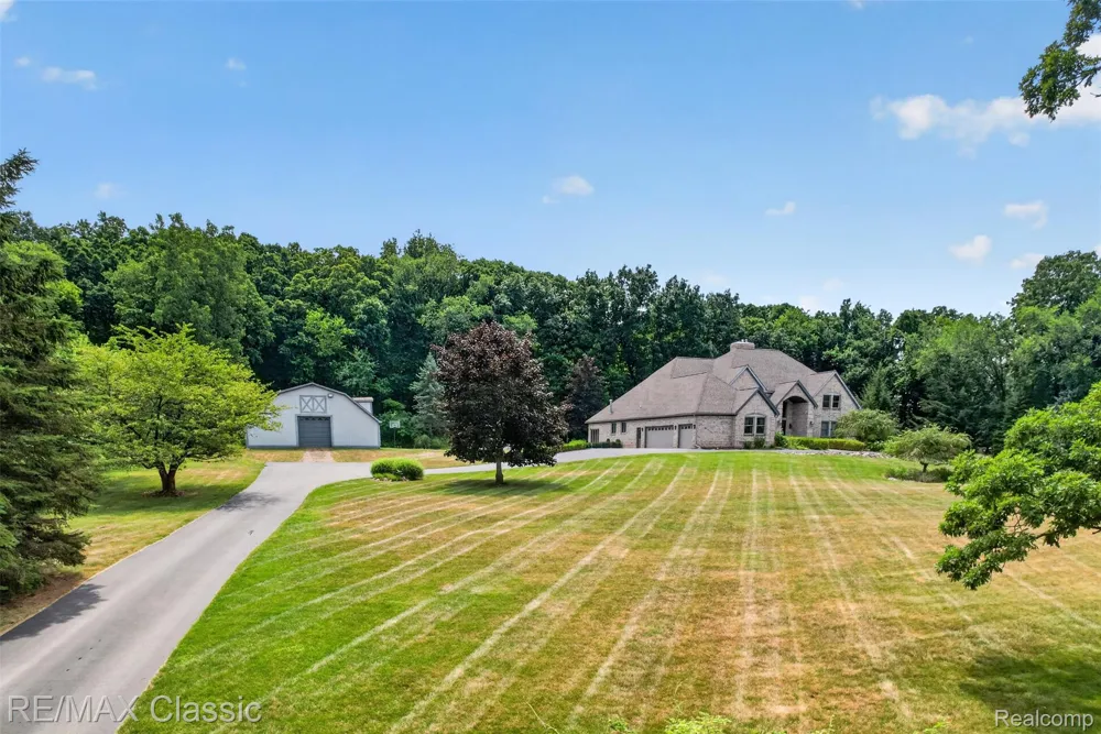 13340 Spencer Road Brighton Township, MI 48380