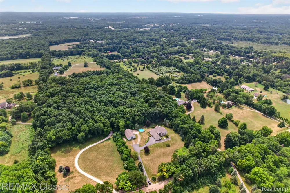 13340 Spencer Road Brighton Township, MI 48380