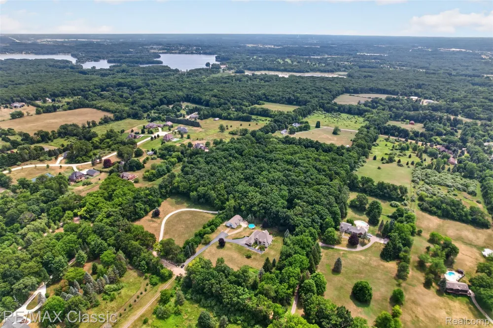 13340 Spencer Road Brighton Township, MI 48380