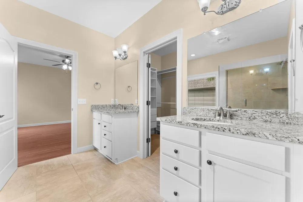 8243 Heathertree Lane Brighton City, MI 48116