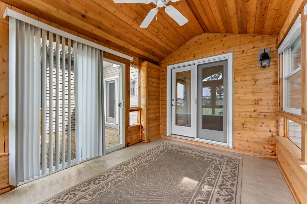 8243 Heathertree Lane Brighton City, MI 48116
