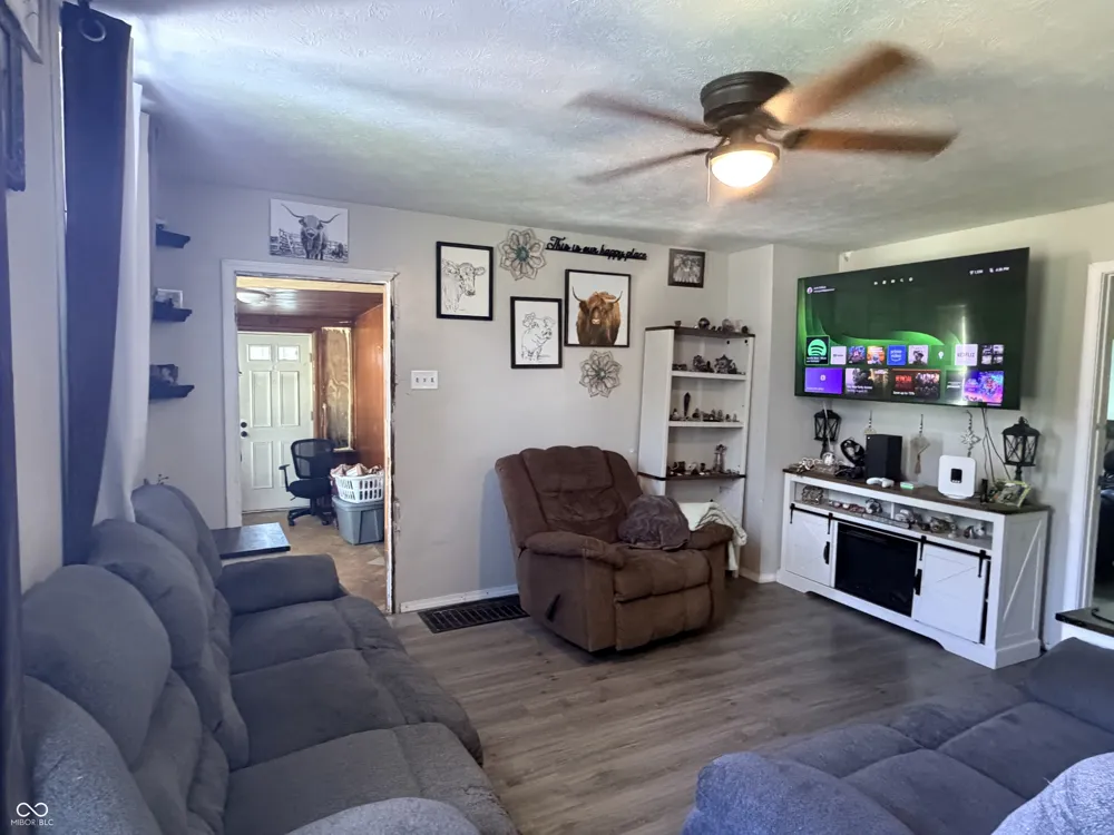 1414 E 8th Street Muncie, IN 47302