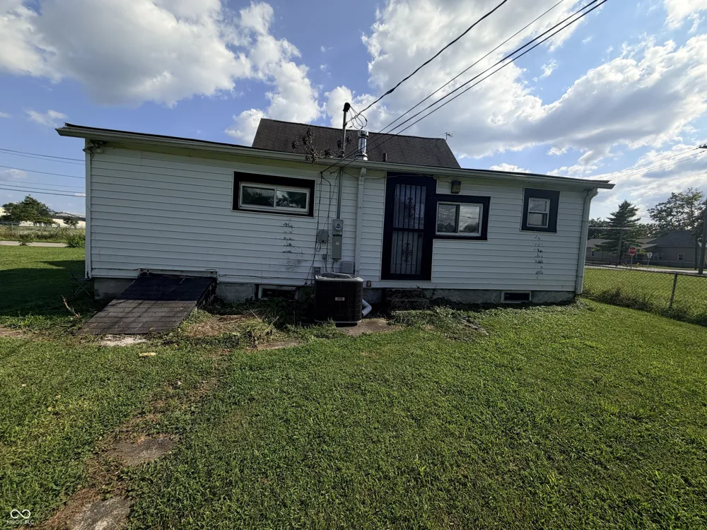 1414 E 8th Street Muncie, IN 47302