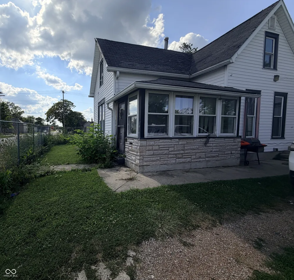 1414 E 8th Street Muncie, IN 47302