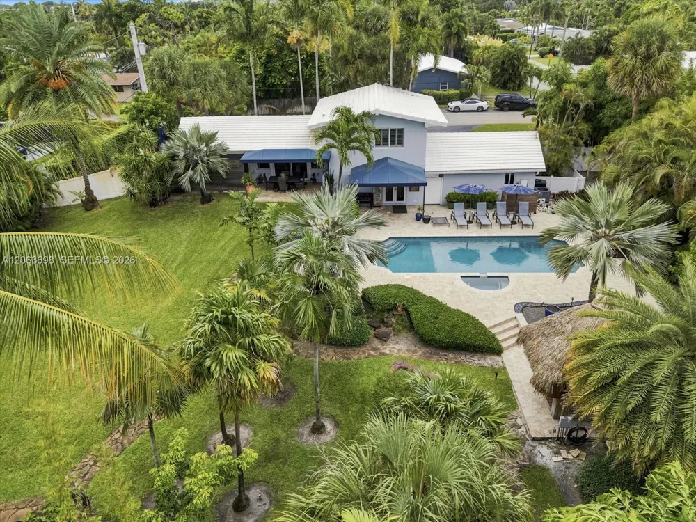 3721 NE 15th Ave Oakland Park, FL 33334