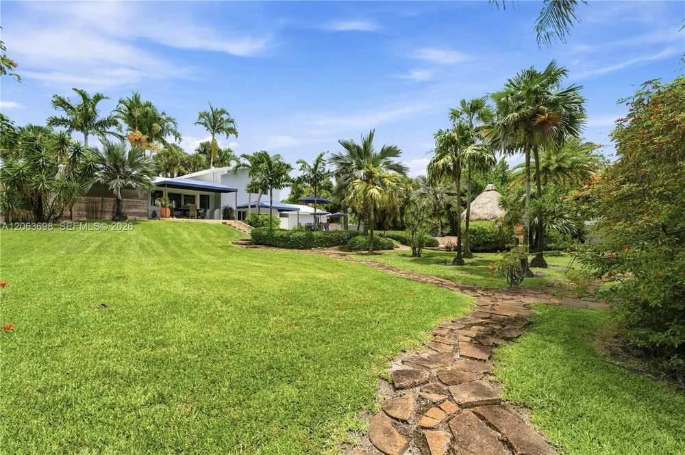 3721 NE 15th Ave Oakland Park, FL 33334
