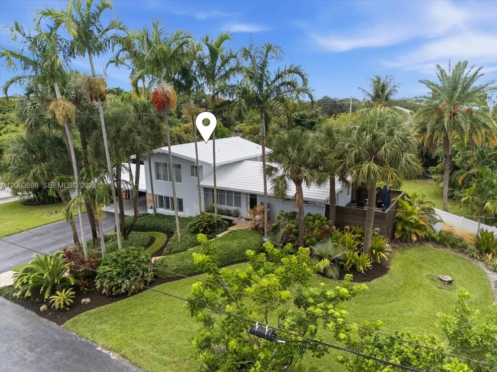 3721 NE 15th Ave Oakland Park, FL 33334