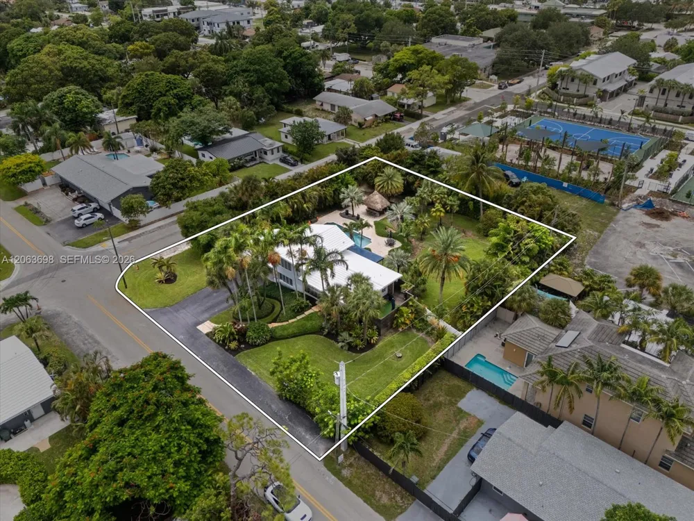 3721 NE 15th Ave Oakland Park, FL 33334