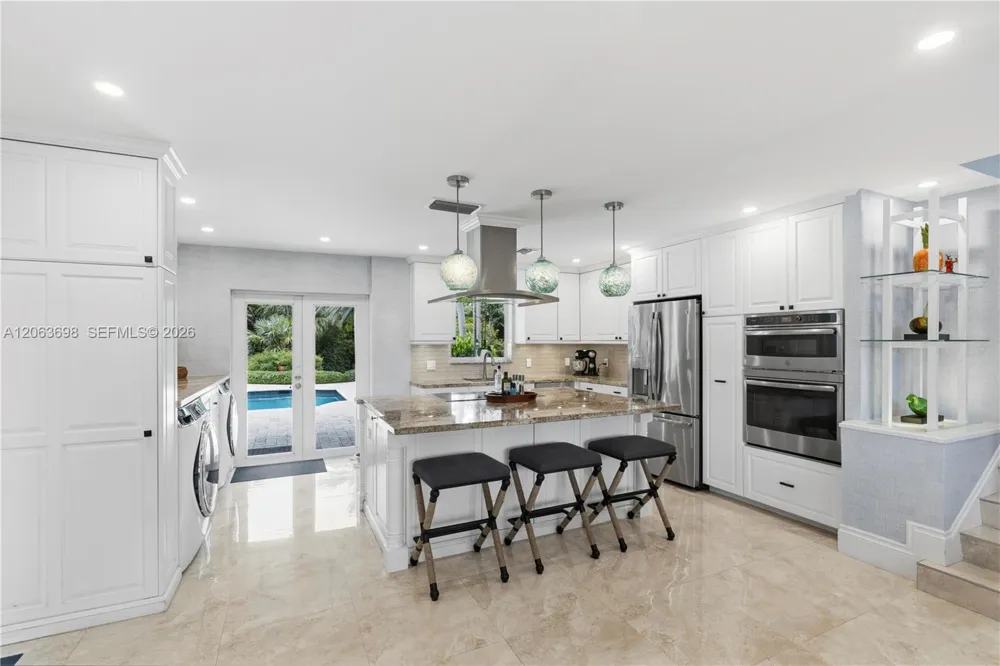 3721 NE 15th Ave Oakland Park, FL 33334