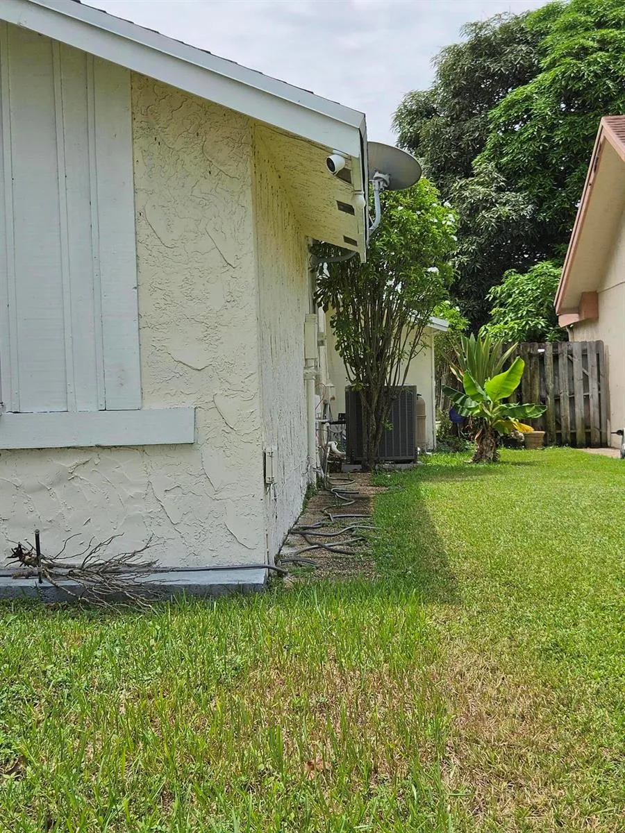 7520 SW 6TH COURT SW North Lauderdale, FL 33068