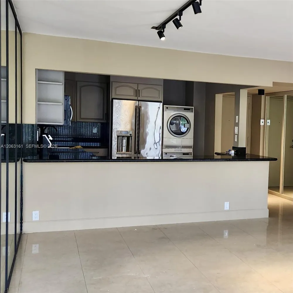 1901 Brickell Ave #B512 Miami, FL 33129