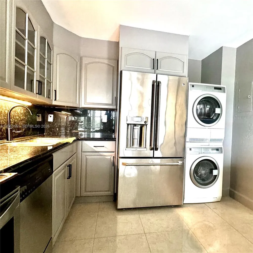 1901 Brickell Ave #B512 Miami, FL 33129