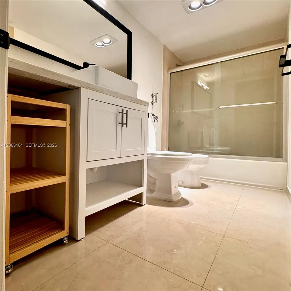 1901 Brickell Ave #B512 Miami, FL 33129