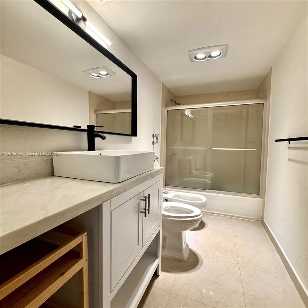 1901 Brickell Ave #B512 Miami, FL 33129