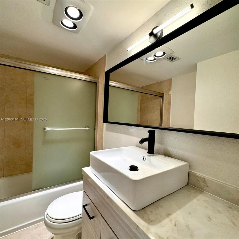 1901 Brickell Ave #B512 Miami, FL 33129
