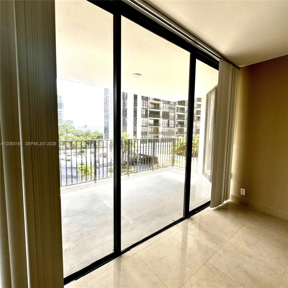 1901 Brickell Ave #B512 Miami, FL 33129