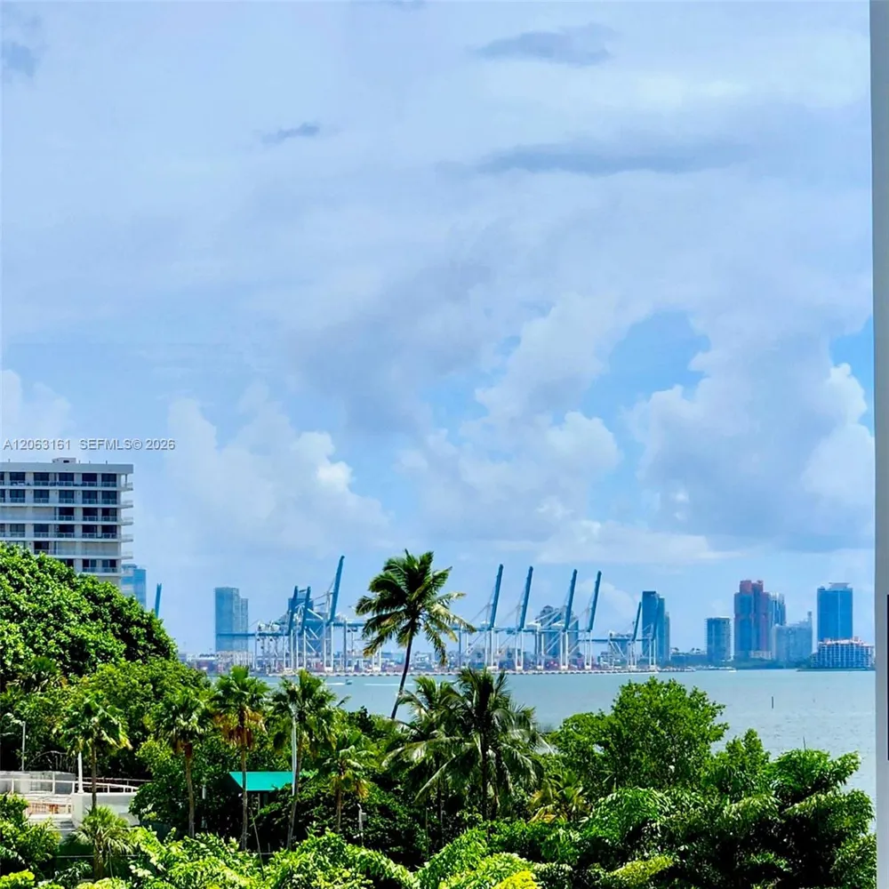 1901 Brickell Ave #B512 Miami, FL 33129