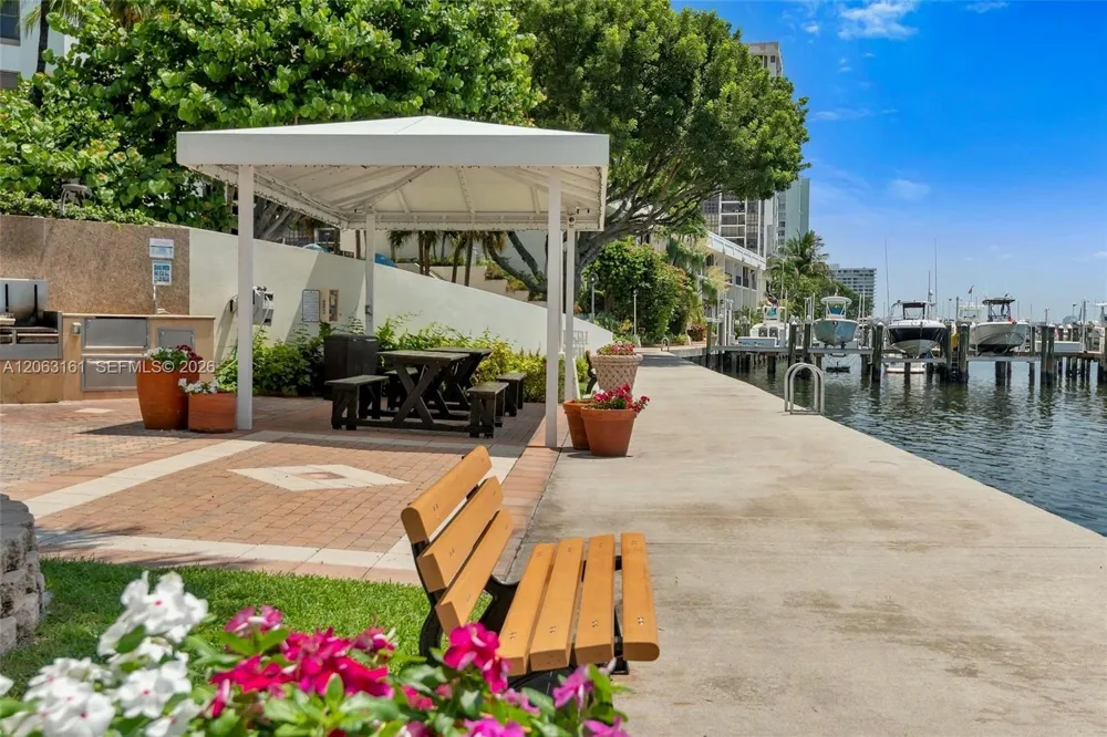 1901 Brickell Ave #B512 Miami, FL 33129