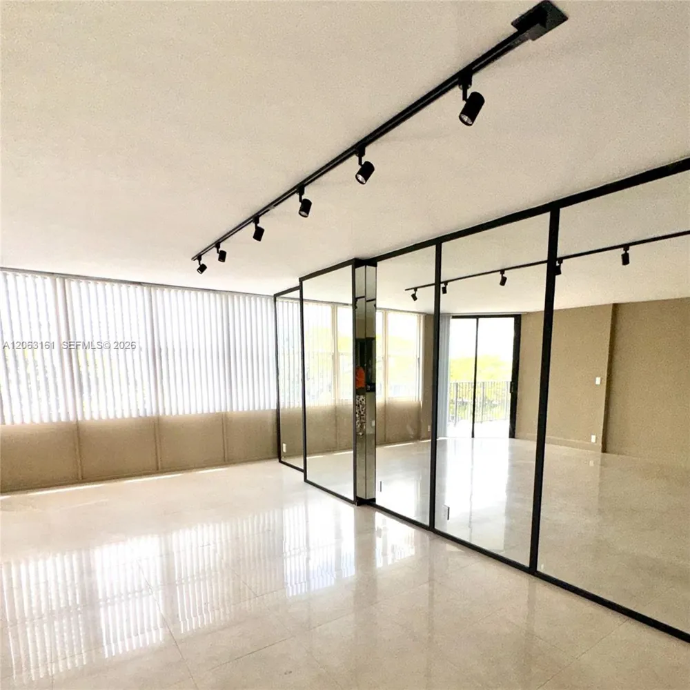 1901 Brickell Ave #B512 Miami, FL 33129