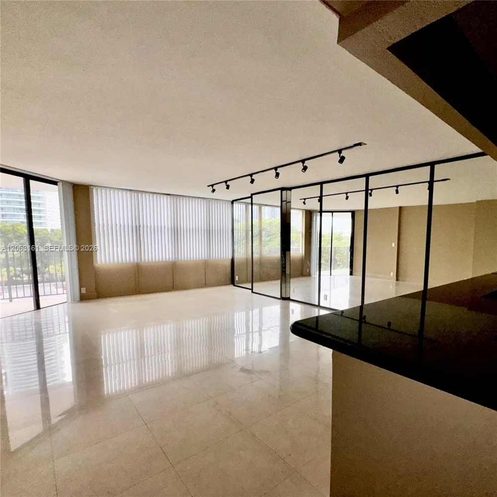 1901 Brickell Ave #B512 Miami, FL 33129
